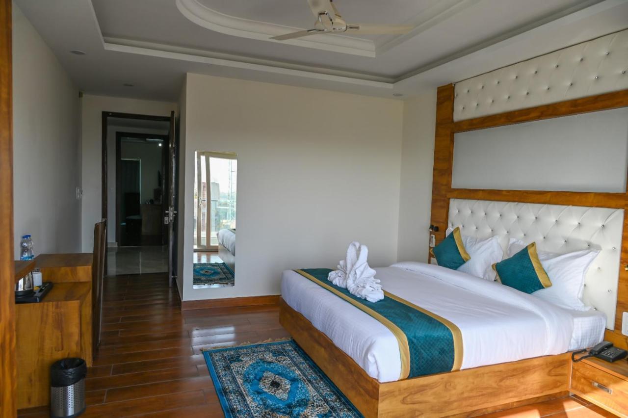 Hotel 7 Heaven Dehradun Exterior photo