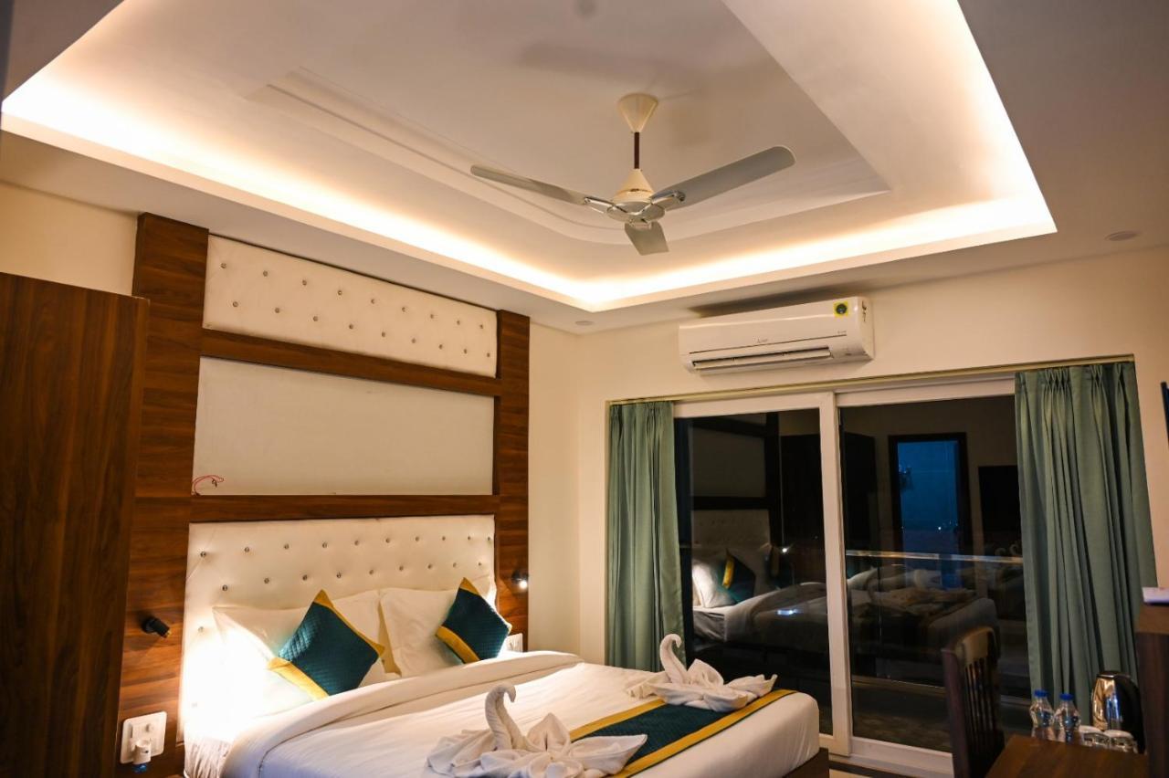 Hotel 7 Heaven Dehradun Exterior photo
