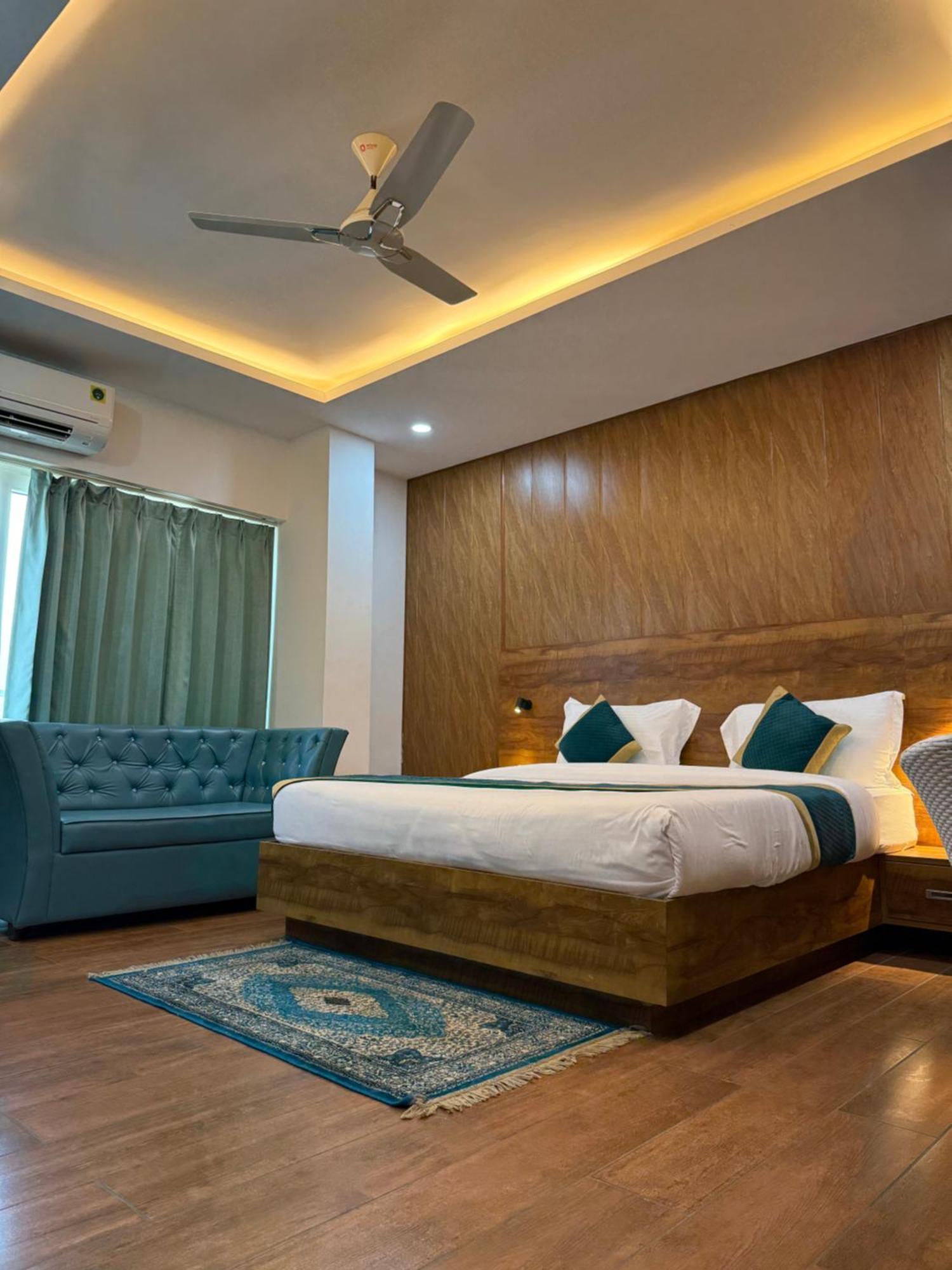 Hotel 7 Heaven Dehradun Exterior photo